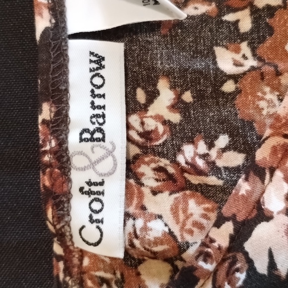 Croft & Barrow Women's Button up Blouse short sleeve flower print black & browns - Picture 12 of 15